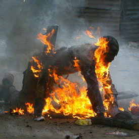 Cameroun : Un présumé voleur brûlé vif à Douala::Cameroon
